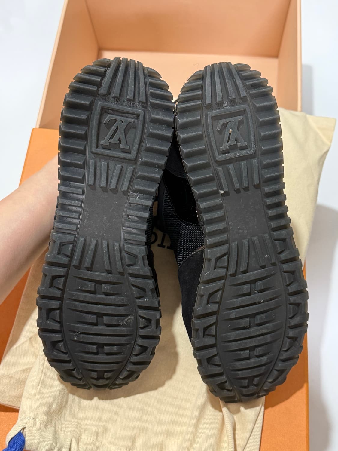 루이비통 런어웨이 블랙 모노그램 정품 225-230 상품이미지4