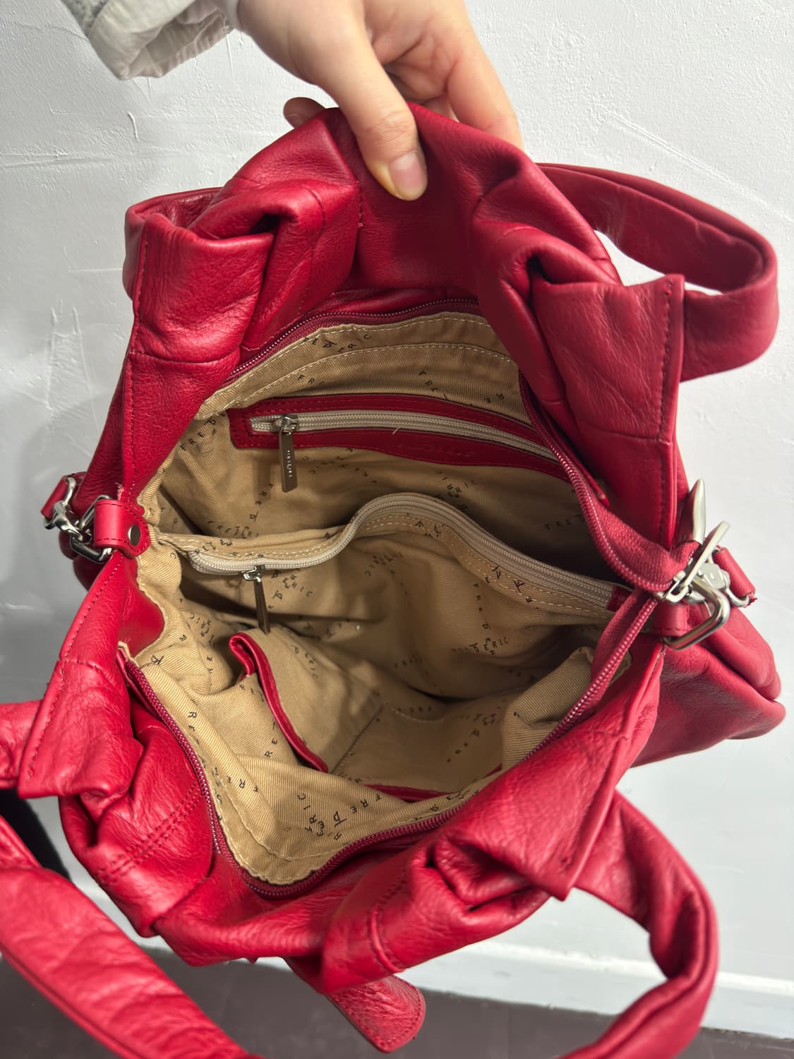 frederic red leather bag 상품이미지4