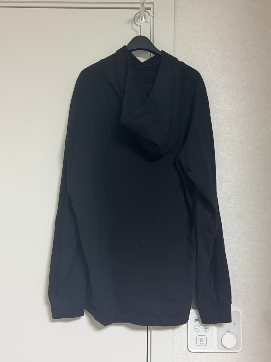 [L] 무신사스탠다드 후디드 긴소매 티셔츠 블랙 상품이미지2