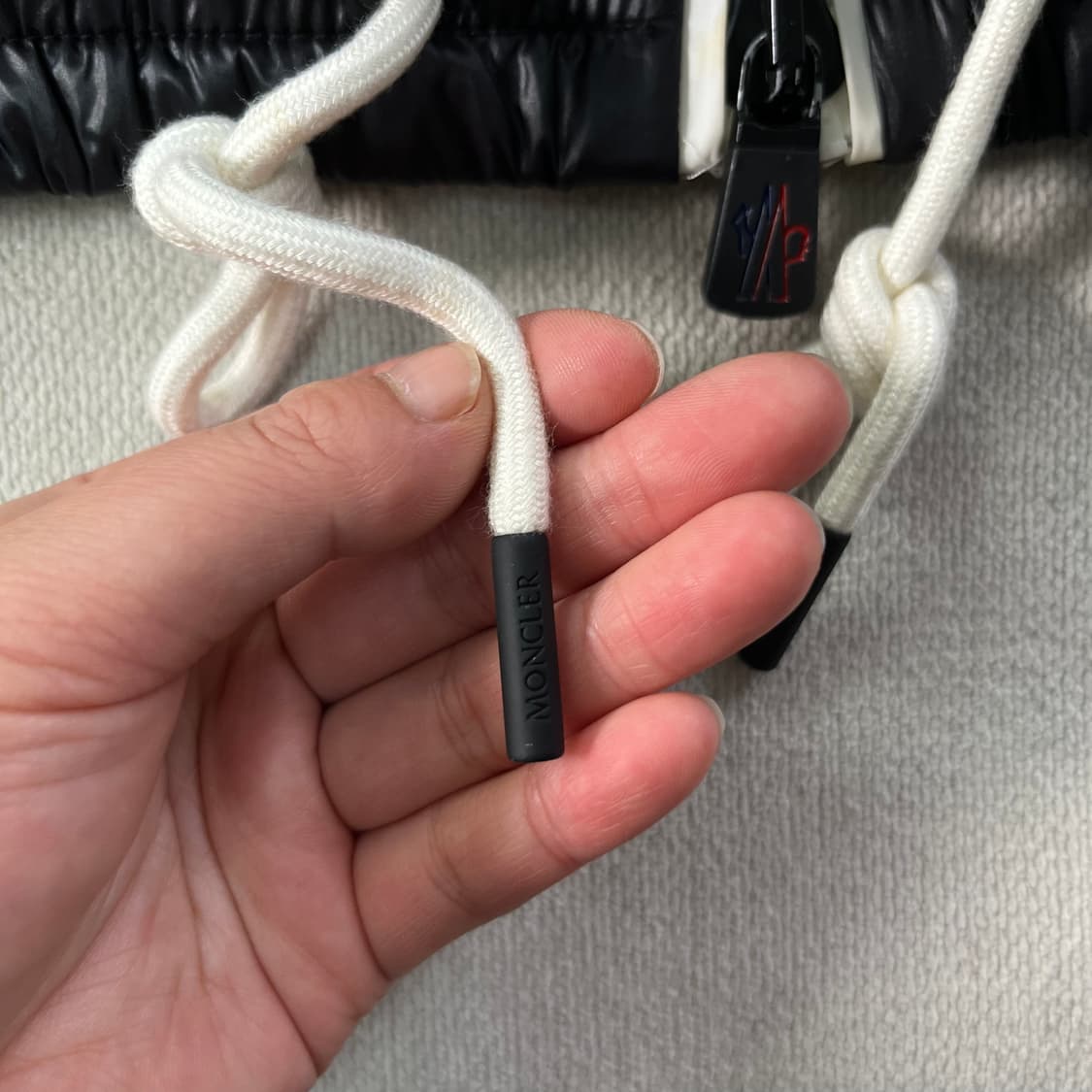 W 100 몽클레어 25FW 패딩 베스트 상품이미지6