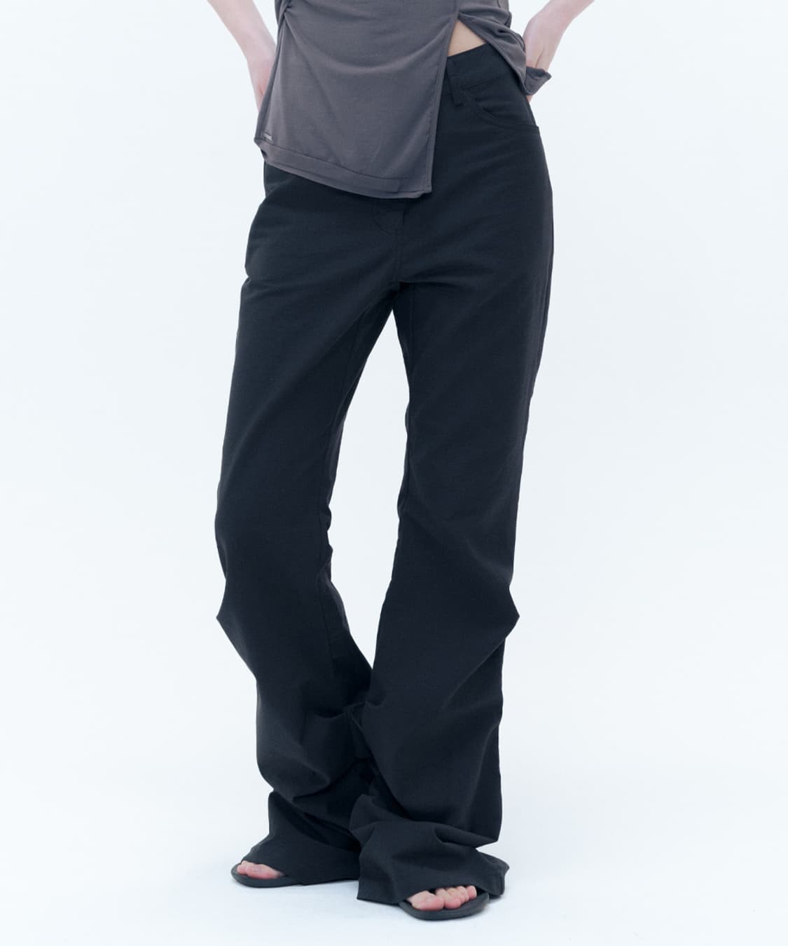 미세키서울 COTTON SHIRRING BOOTSCUT PANTS 상품이미지1