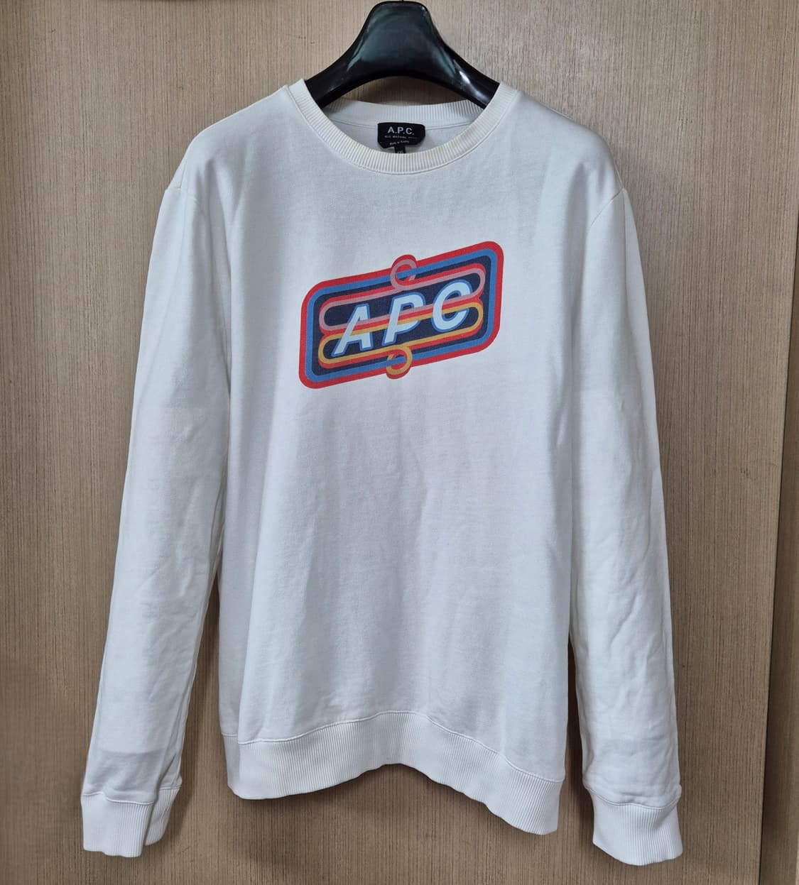 [XXL] A.P.C. 화이트 로고 맨투맨 상품이미지1