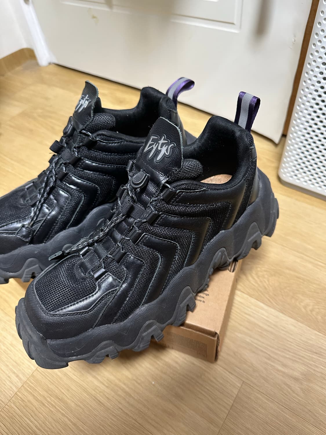 [정품] 이티스(Eytys) 헤일로 블랙 EU 42 (270) 판매합니다 상품이미지2