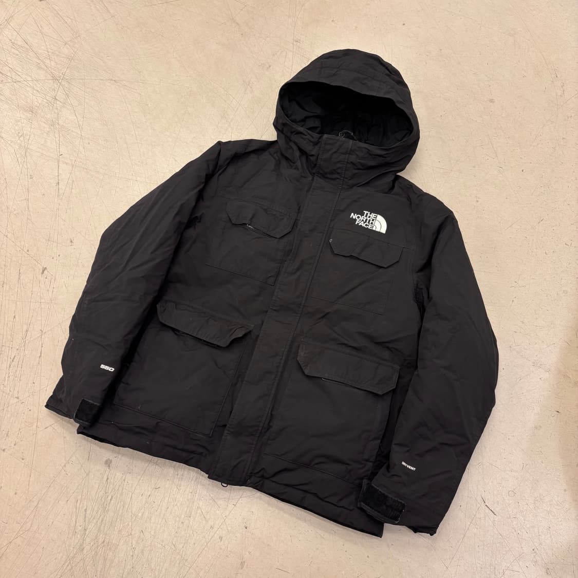 노스페이스 드라이벤트 550 다운 패딩 상품이미지1