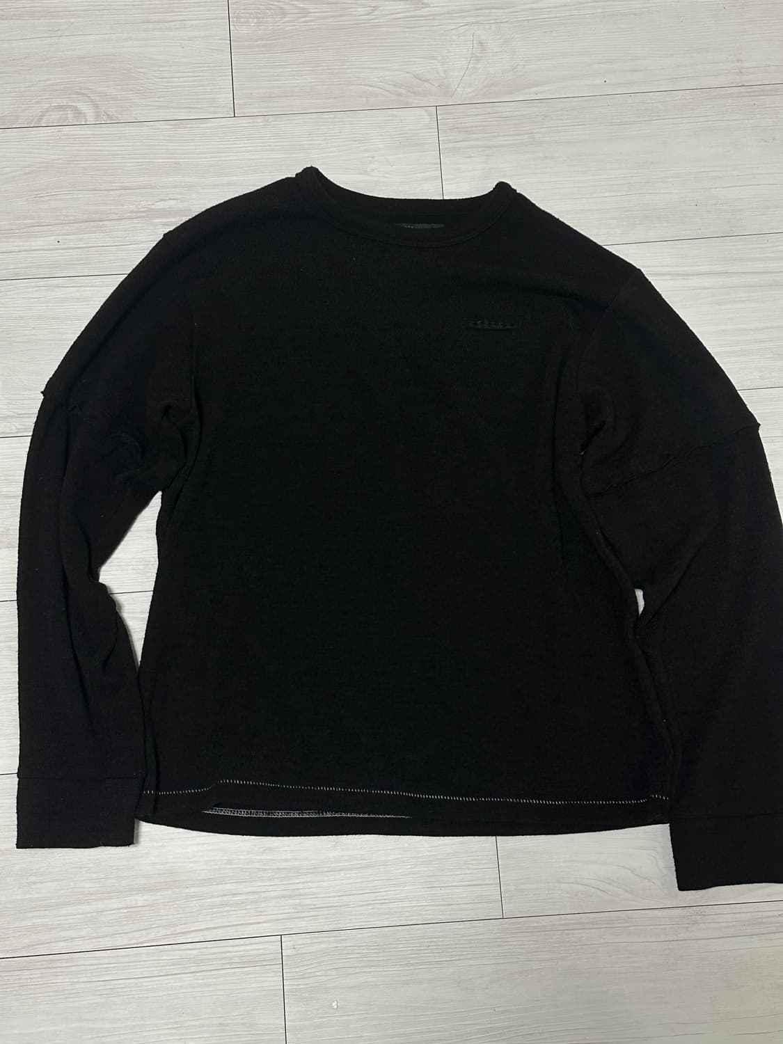 해칭룸 긴팔 티셔츠 니트재질 상품이미지3