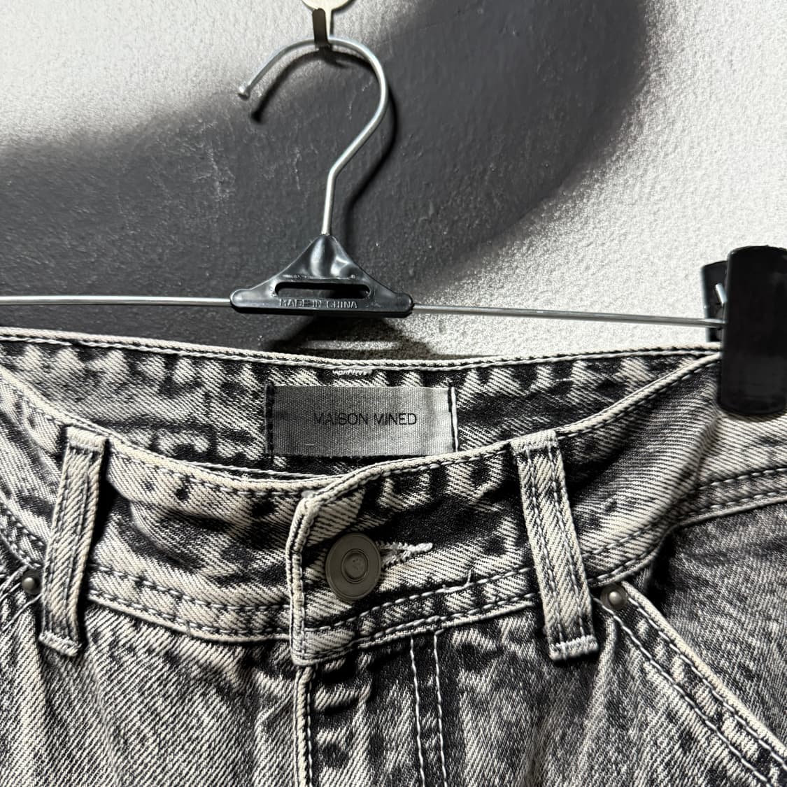 메종미네드 워싱 디테일 카고 카펜터 와이드 데님 팬츠 상품이미지5