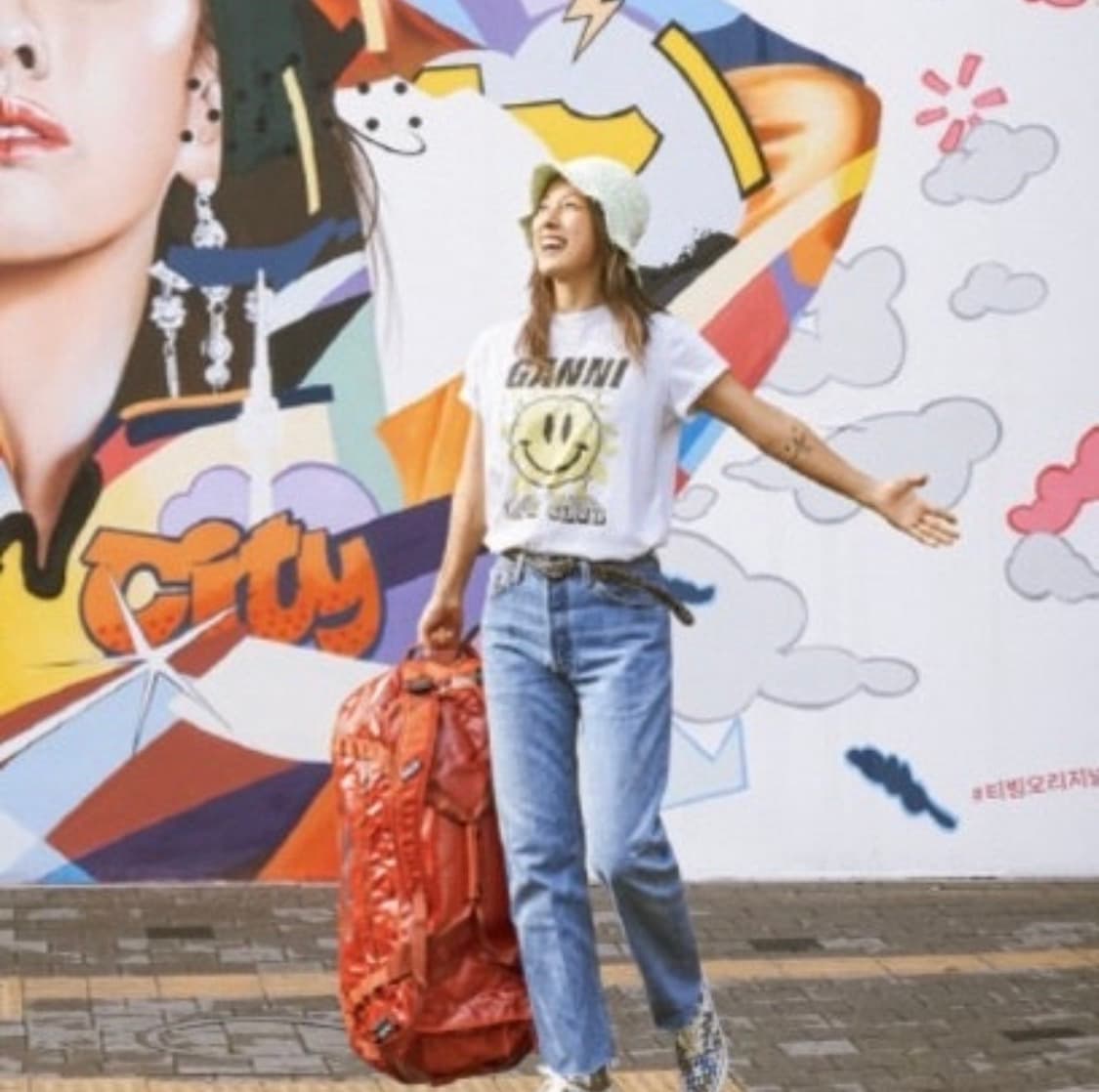 [XS] 가니 이효리 유리 착용 러브 클럽 티셔츠 브라이트 화이트 옐로우 상품이미지2