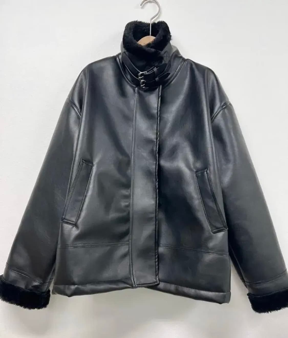 셀러브리티드 레더 퍼 무스탕 자켓 블랙 상품이미지3