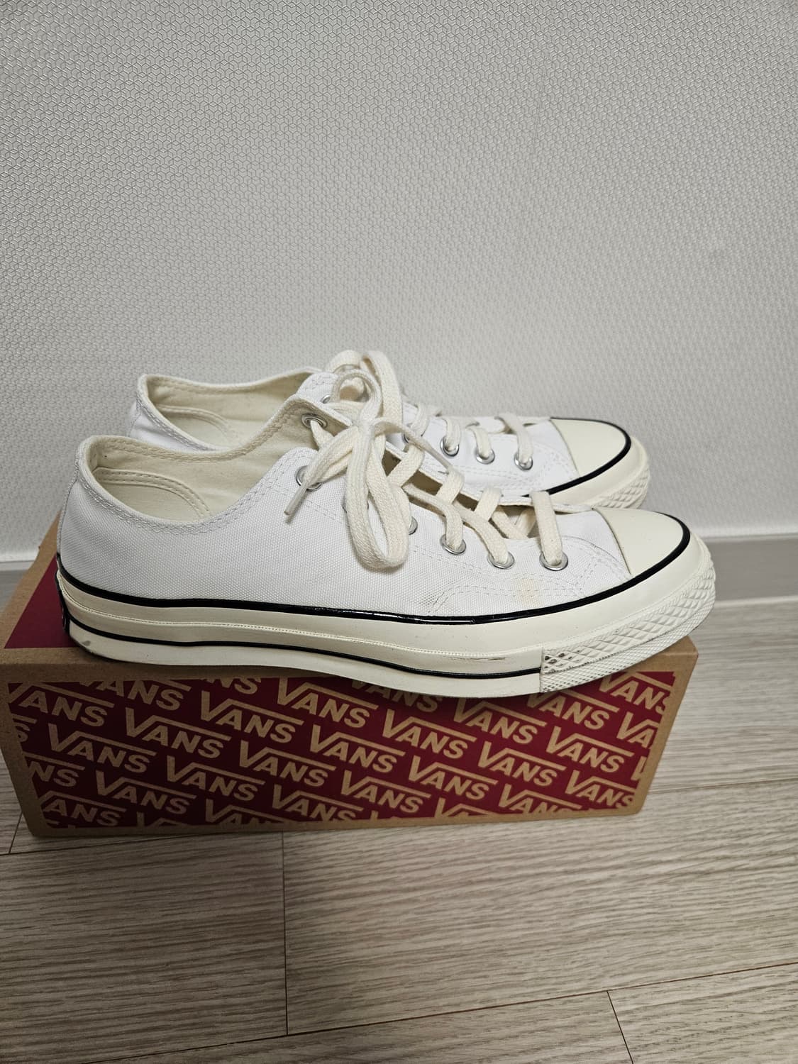 (255) 컨버스 척70 블랙 핀스트라이프 화이트 (A02306C) 상품이미지1