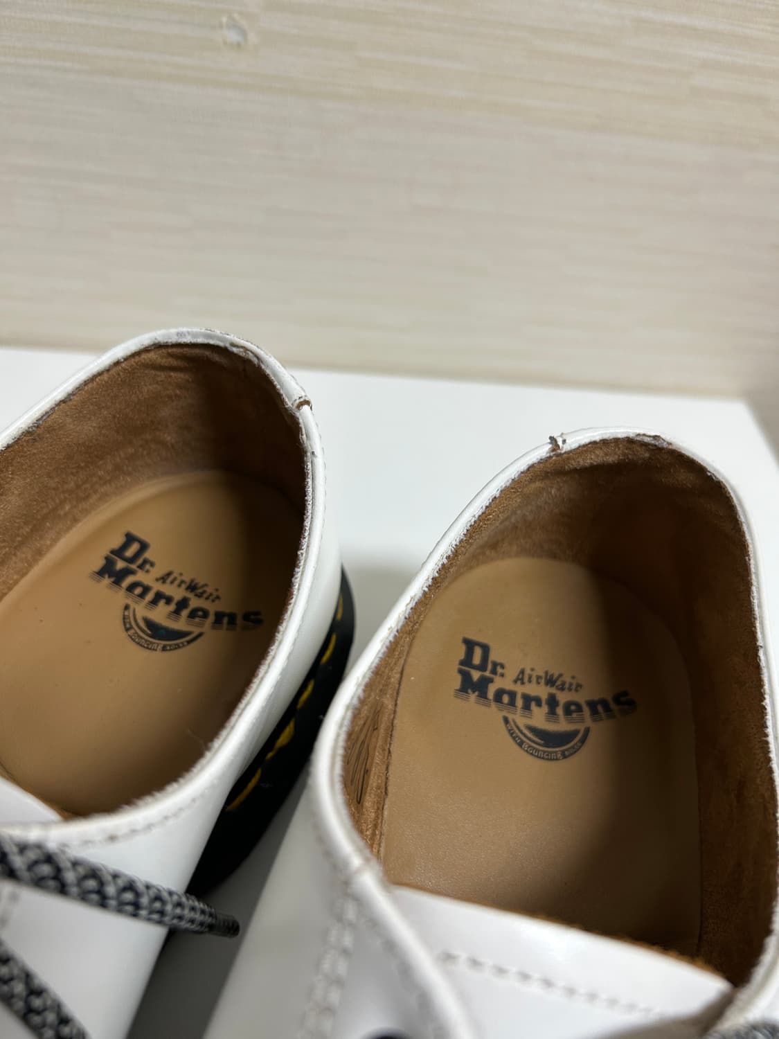 닥터마틴 2046 스무스 화이트 270 상품이미지3