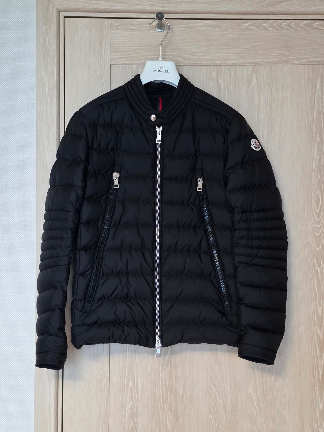 [23년] 몽클레어 아미오 경량 바이크 다운 패딩 3사이즈 상품이미지1