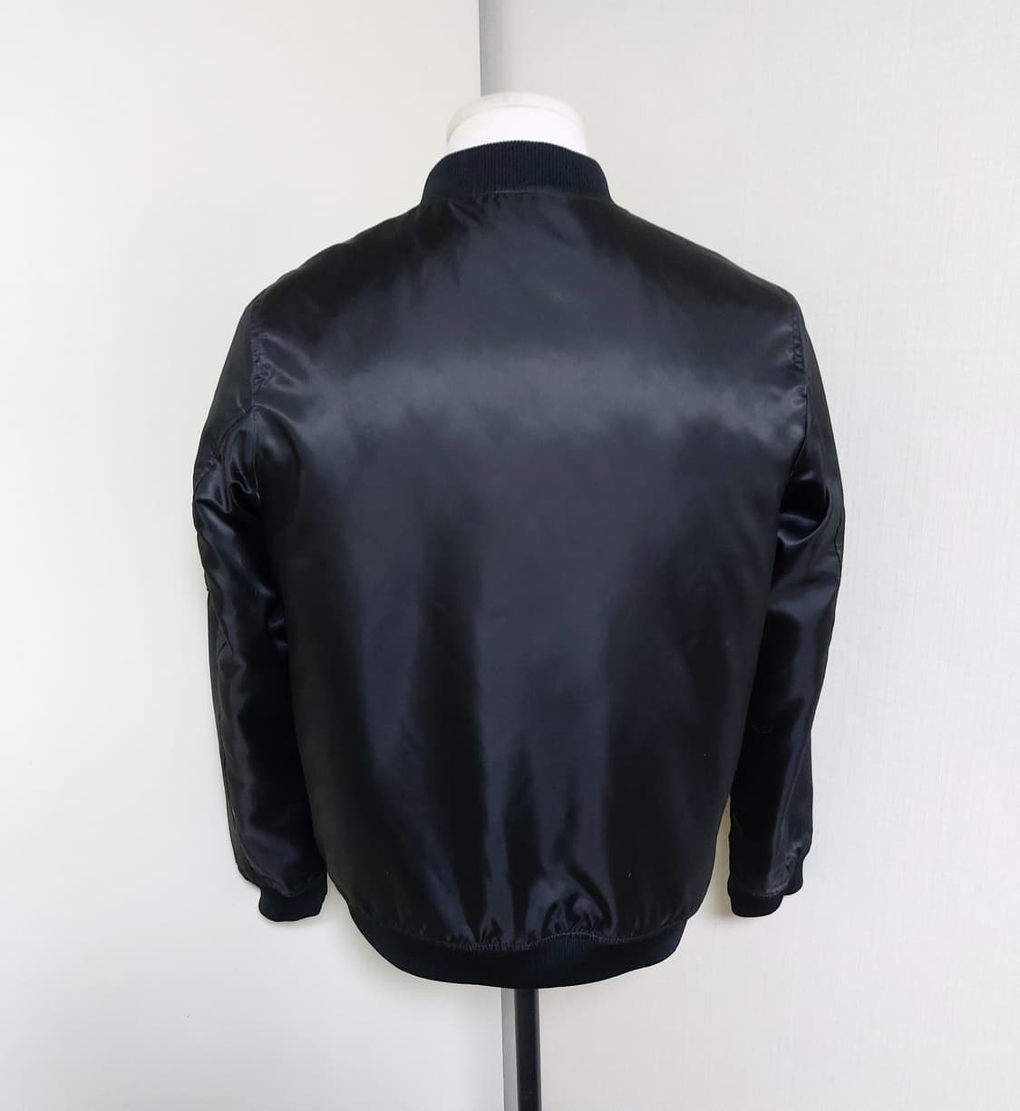 조이리치(JOYRICH) MA-1 여성 블랙 봄버 자켓(100)

 상품이미지3