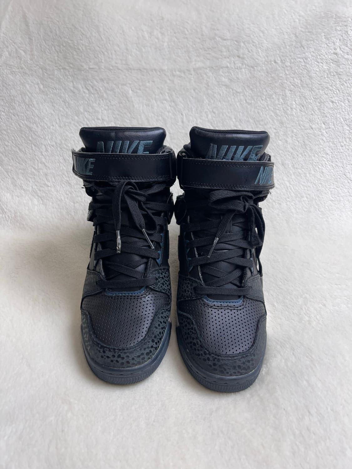 [235-240] 나이키 에어 레볼루션 스카이 하이 상품이미지2