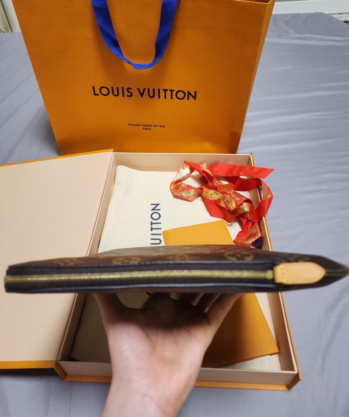 [새상품급]루이비통 에튀보야주 MM 클러치 브라운 상품이미지3