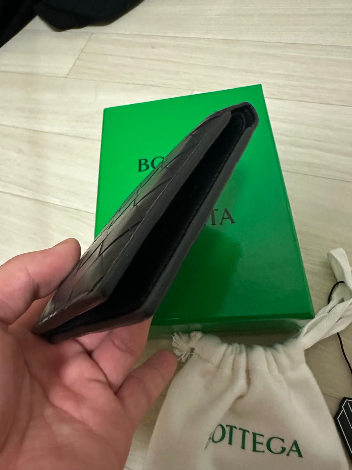 보테가 베네타 인트레치아토 블랙 반지갑 상품이미지5