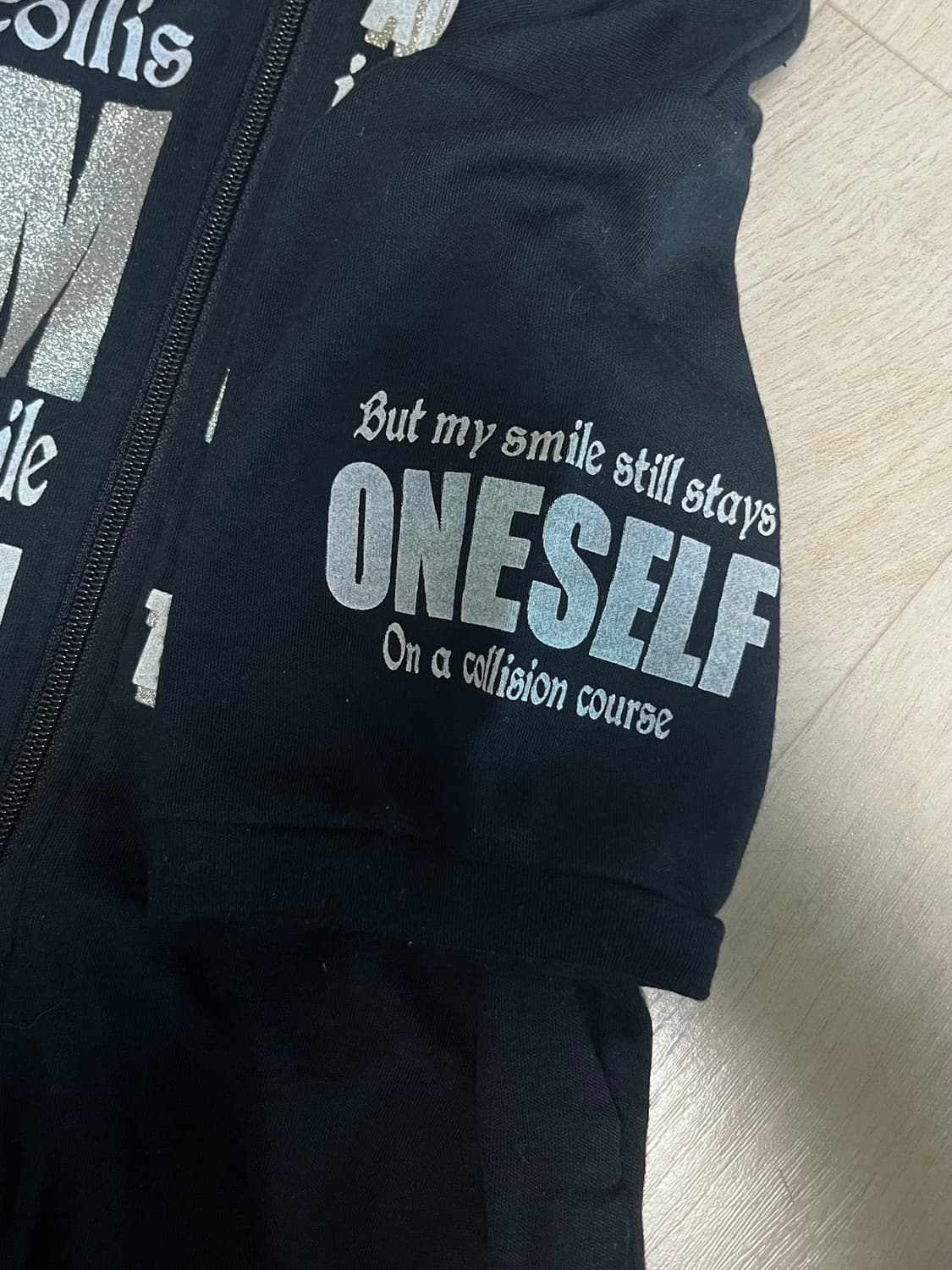 펑크 와투케 딱붙핏 실버 레터링 블랙 반팔 후드집업 상품이미지5