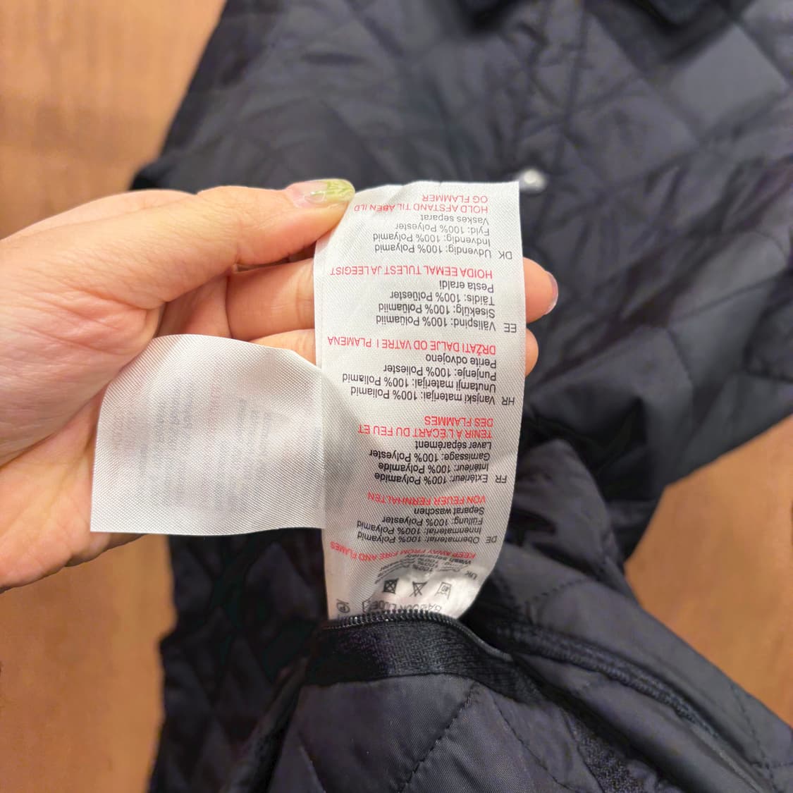 바버 경량 퀄팅 자켓 코듀로이 카라 스냅 버튼 패치 포켓 디테일 블랙 상품이미지7