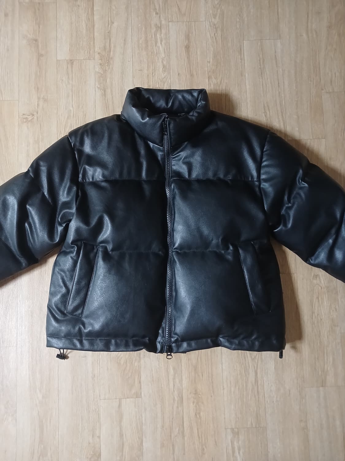 우이 숏 레더 덕다운 패딩 블랙 상품이미지1