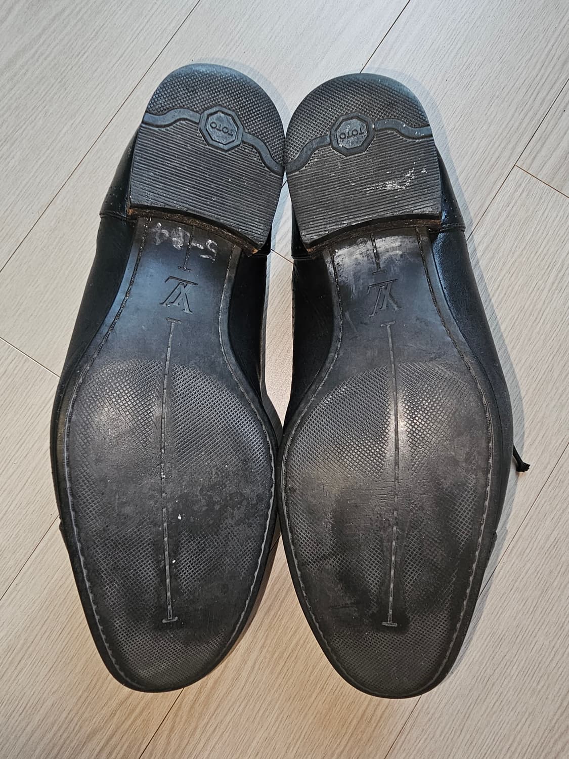 루이비통 블랙 정장 구두 상품이미지9