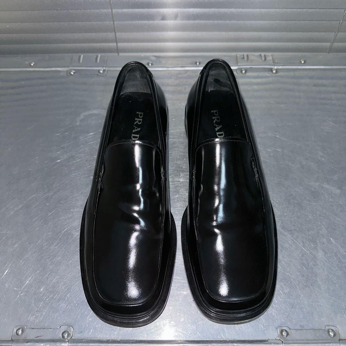 새상품 블랙 프라다 스퀘어 로퍼 상품이미지2