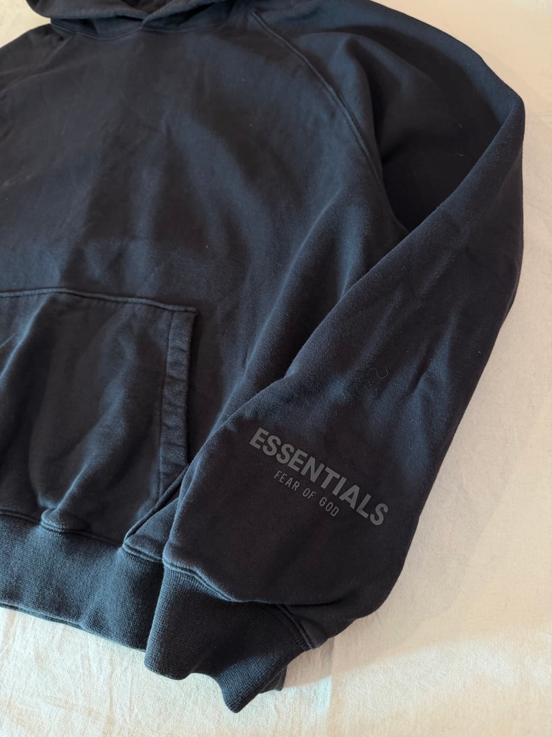 피어오브갓 에센셜 후드티 블랙 상품이미지3