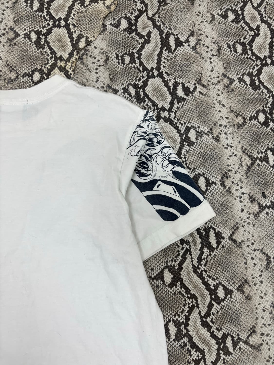 “Vintage” Oriental Print White Tee 상품이미지8