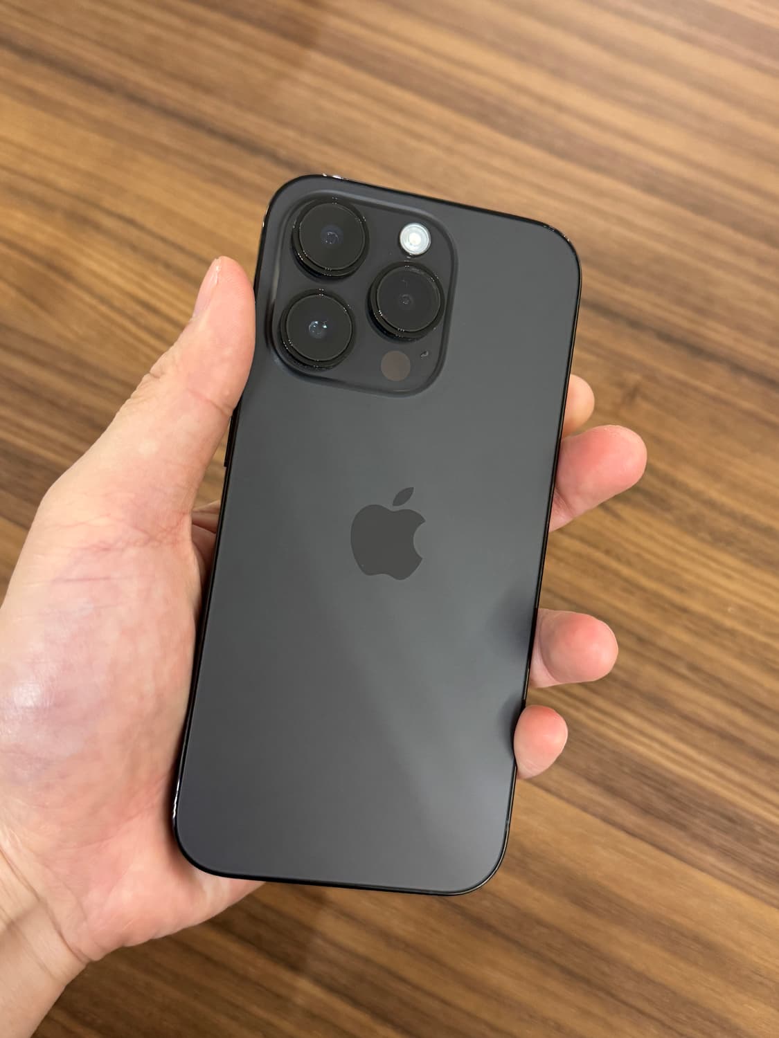 아이폰14 프로 256GB 스페이스블랙 외관 S급 상품이미지3