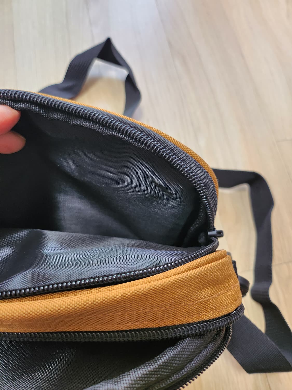 칼하트 미니 크로스백  상품이미지9