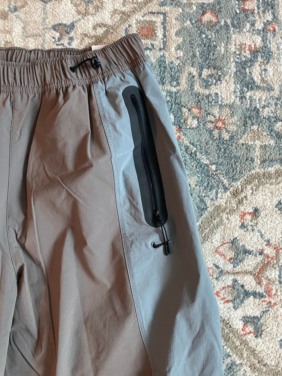 나이키 테크 드라이핏 우븐 컬러 블록 오버사이즈 팬츠 (새제품. L) 상품이미지4