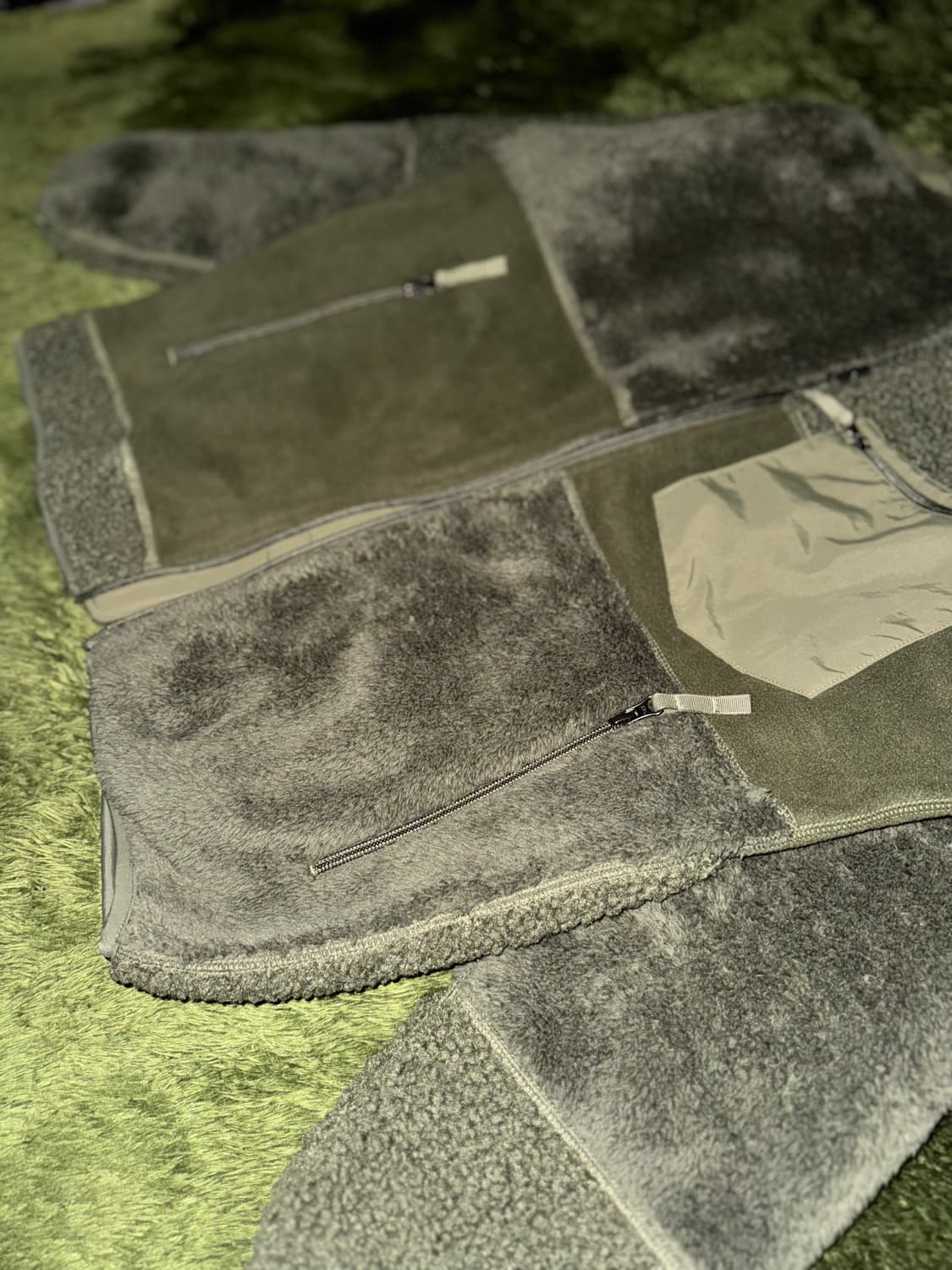 [M] 유니클로 X 엔지니어드 가먼츠 콜라보 플리스 자켓 올리브 상품이미지5