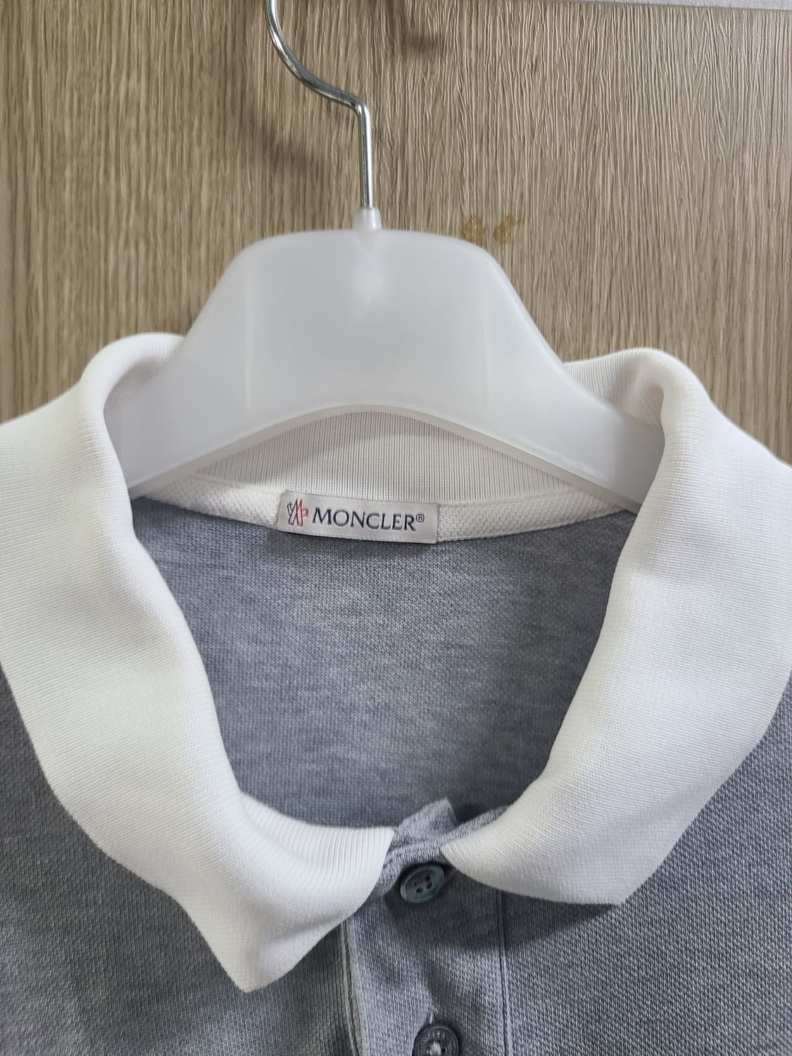 몽클레어 그레이 카라 반팔 티셔츠 상품이미지2