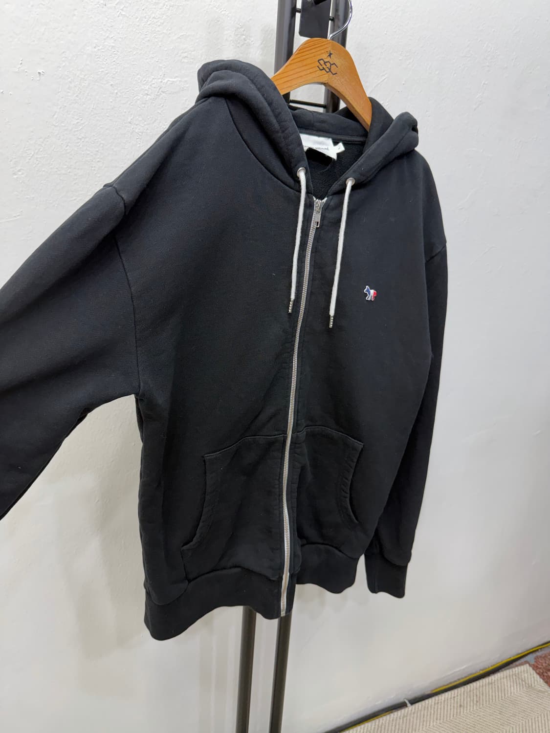 매장판정품) 메종키츠네 21ss 폭스 자수 블랙 후드집업 L 상품이미지2