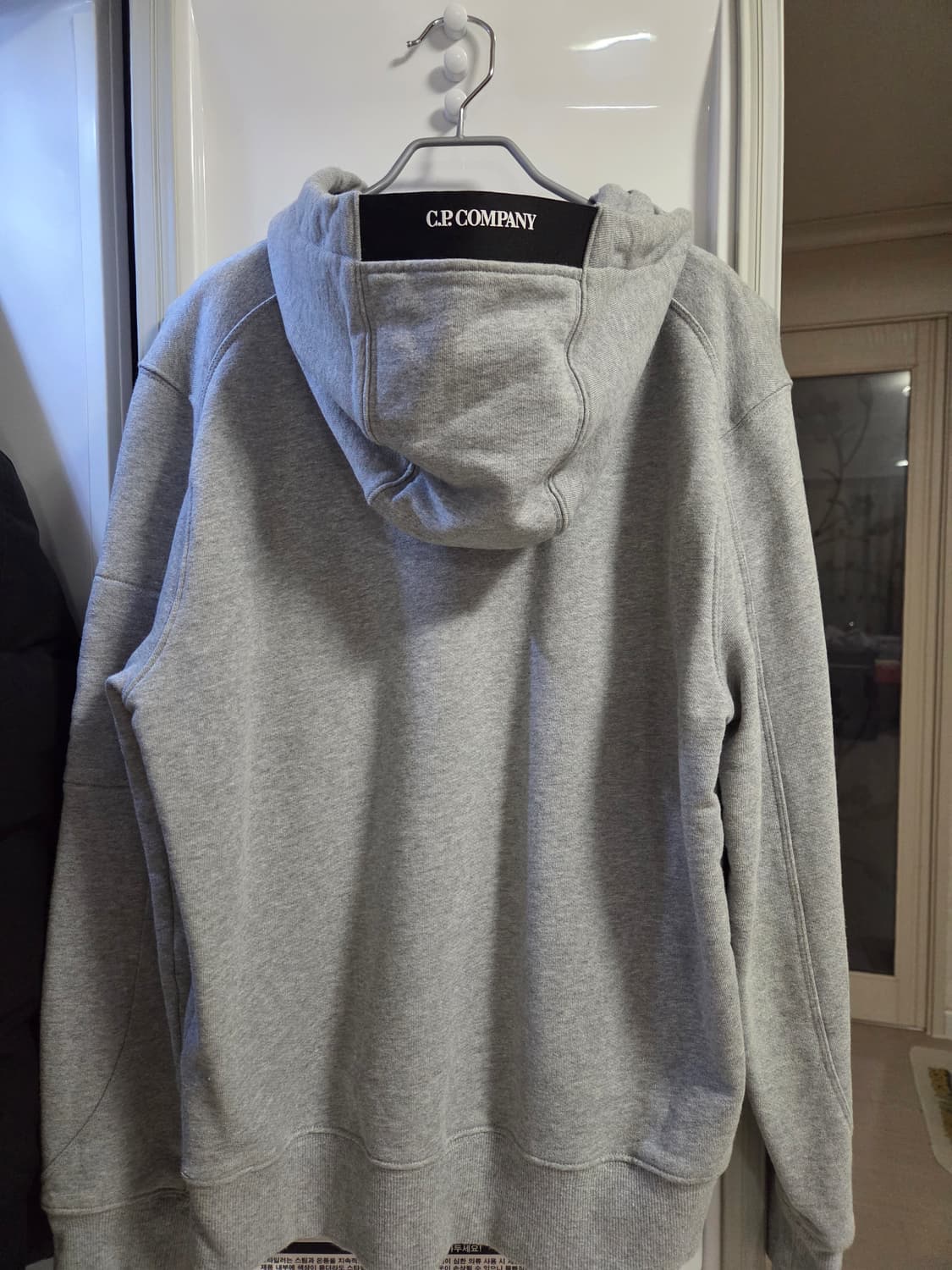 C.P컴퍼니 렌즈 와펜 후드 티셔츠 (M 그레이) 상품이미지3