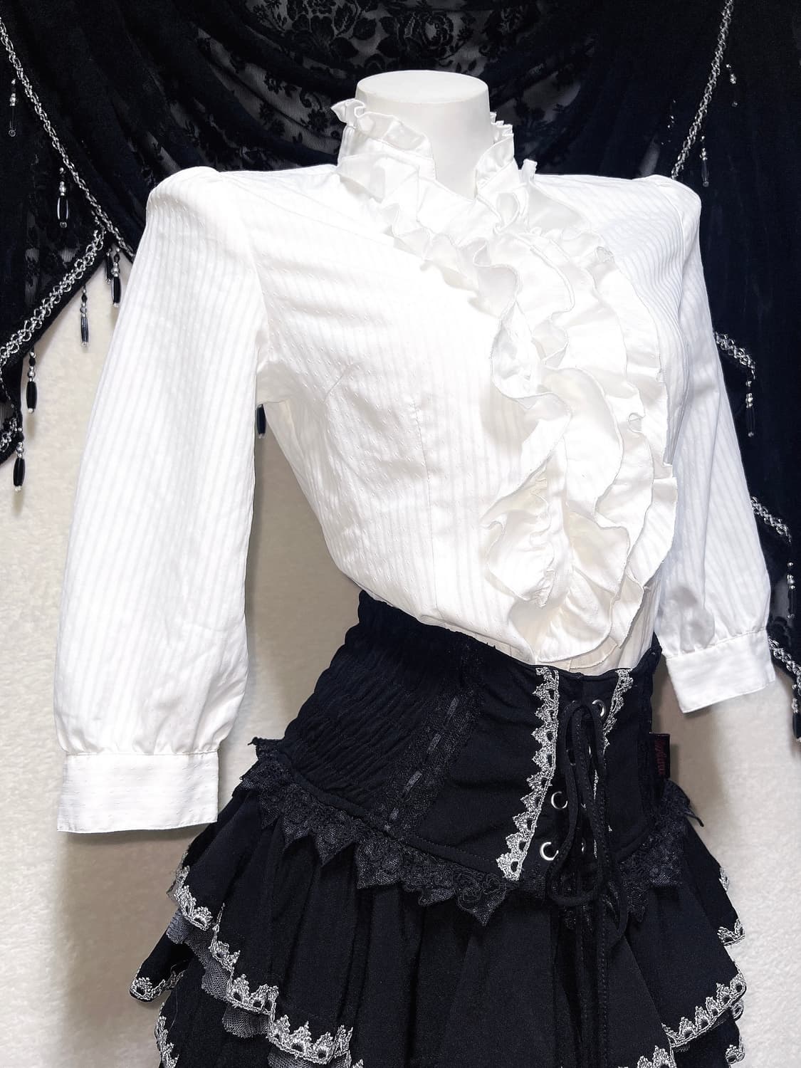 공겜여주 로맨틱고딕 갸루 화이트 프릴러플 블라우스 로걀탑 핀터 대장 일브 상품이미지4
