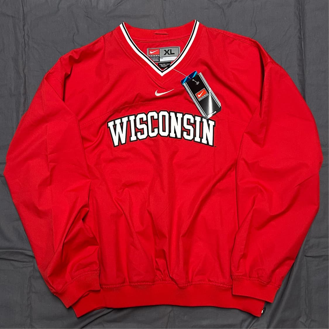 나이키 위스콘신 대학 팀 웜업 XL 상품이미지1