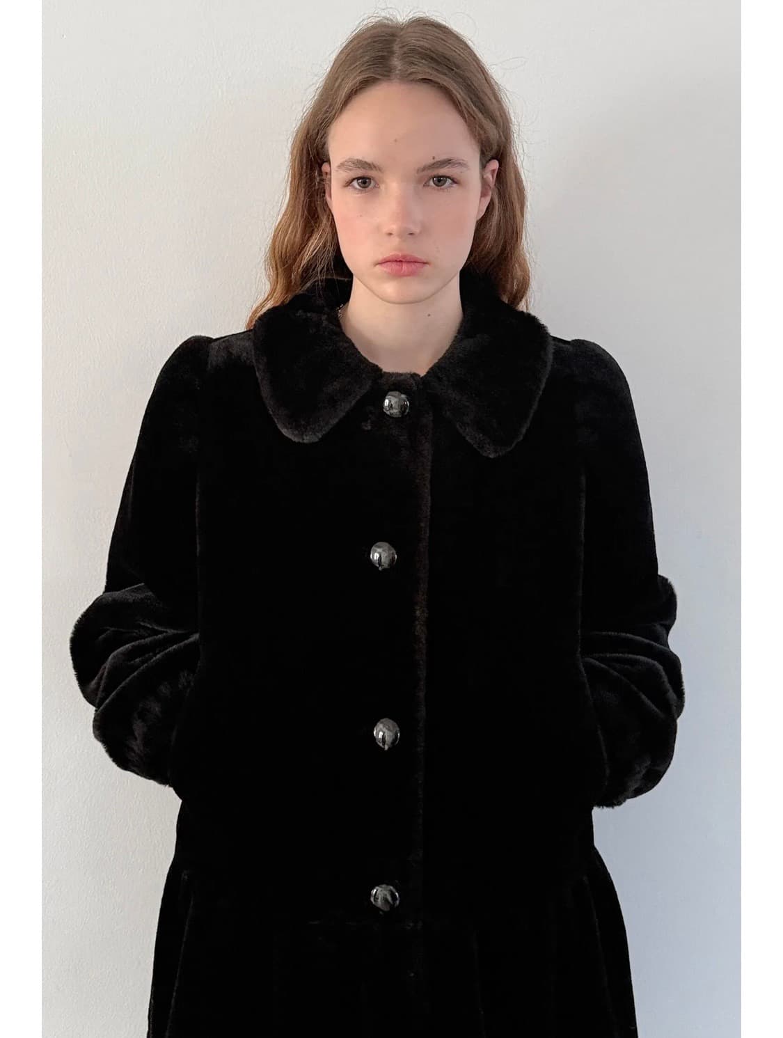 시눈 SN Ruffled Shearling Fur Coat (Black) 상품이미지1