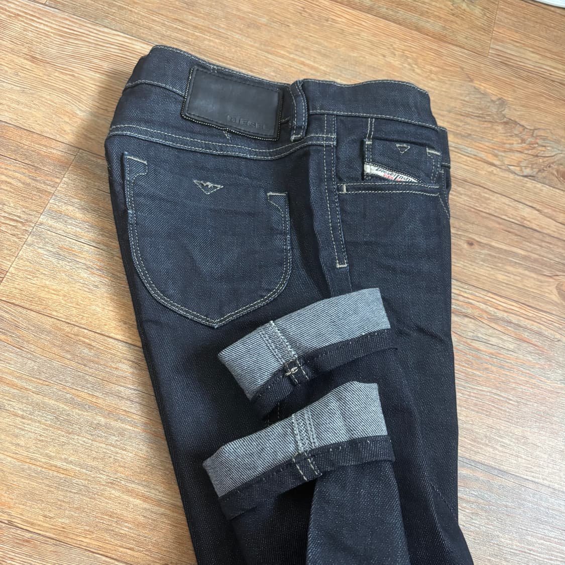 디젤 25 데님 LIVY 슬림 캐럿핏 청바지 진청 수입 정품 상품이미지2