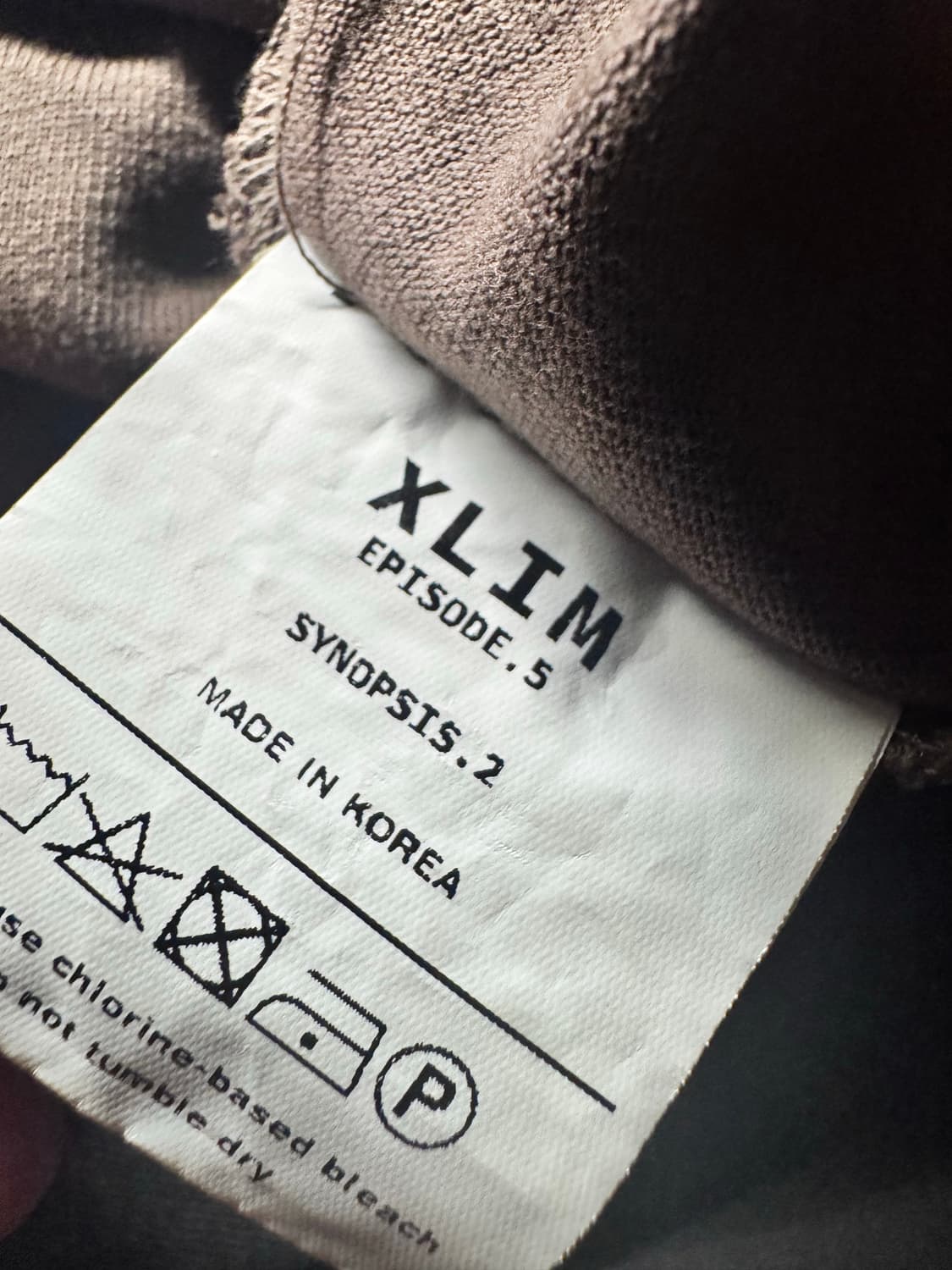 (2)xlim EP.5 SYNOPSIS 01 T-SHIRT BROWN 상품이미지5