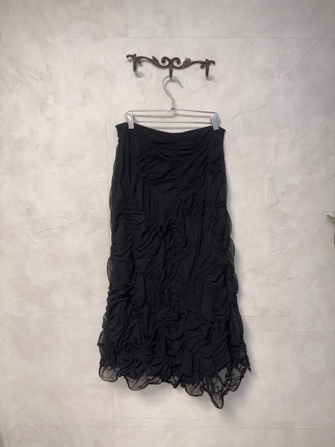 Black draped shirring maxi skirt 상품이미지3