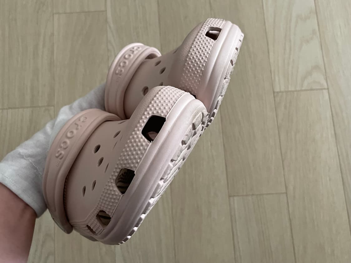 크록스 클래식 240 쿼츠 딸기우유 / 2회 착용 중고  상품이미지8