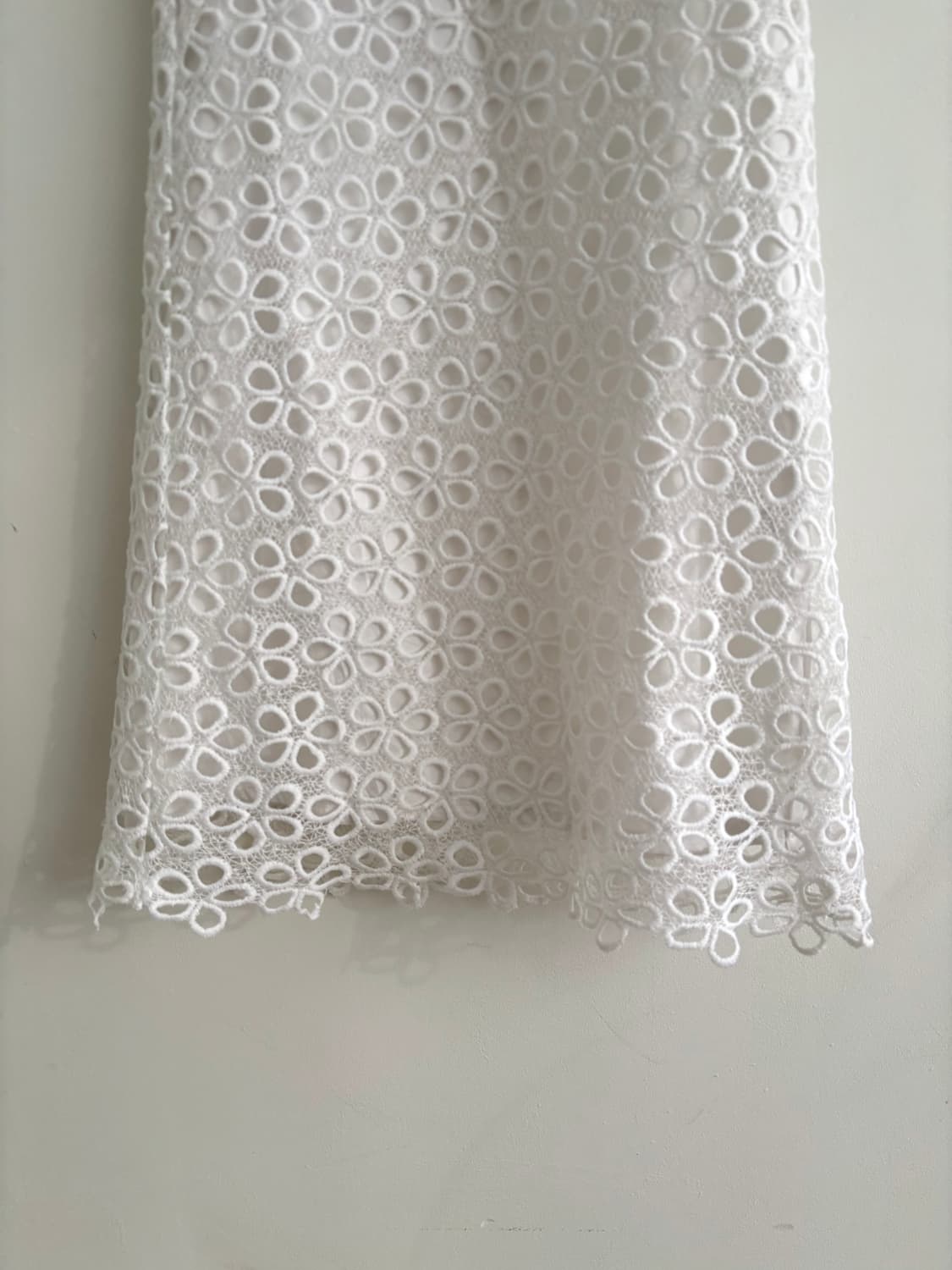 민소매 화이트 플라워 레이스 원피스 상품이미지5