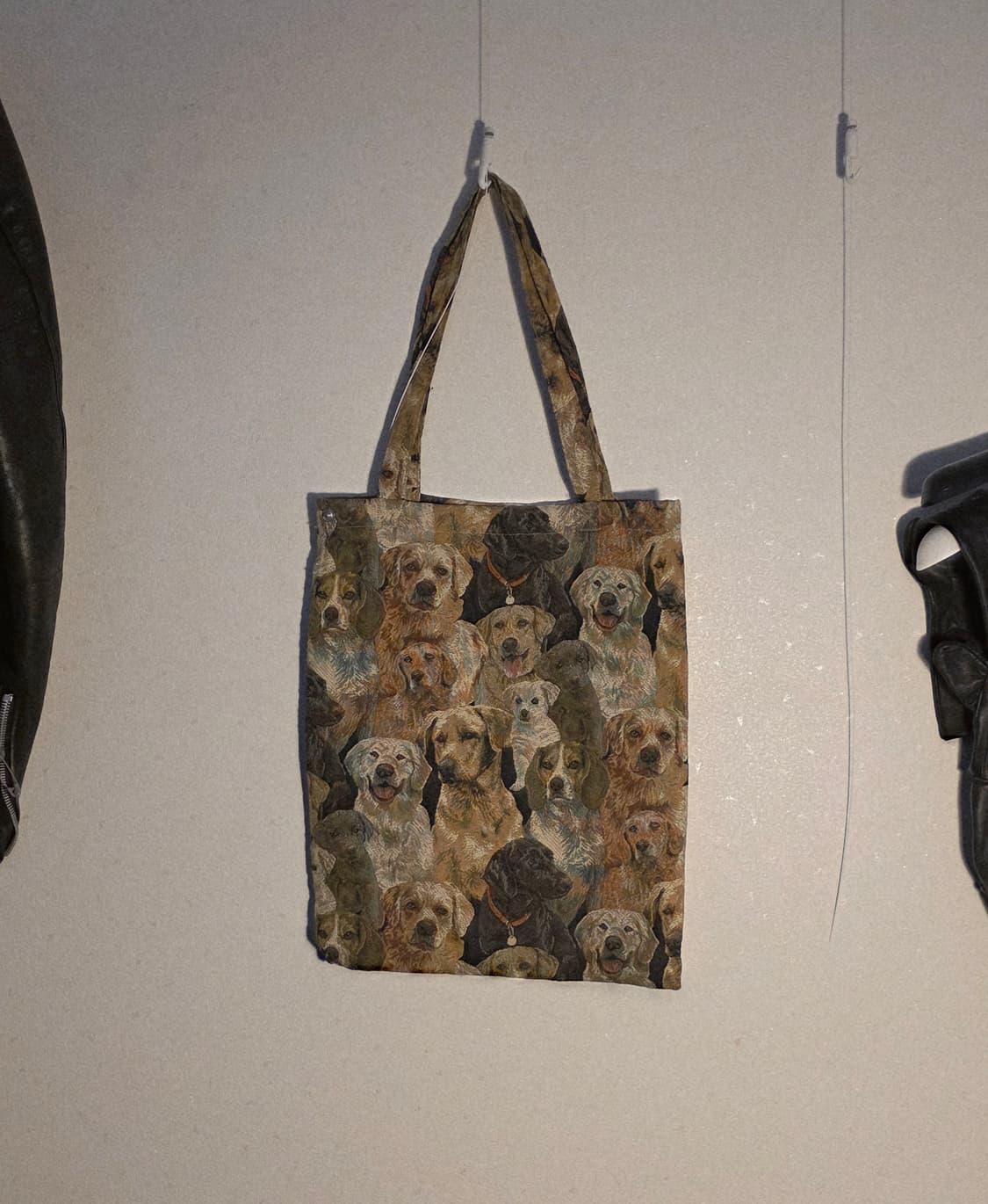 BLESS N°08 Found Objects

Dog bag 상품이미지2