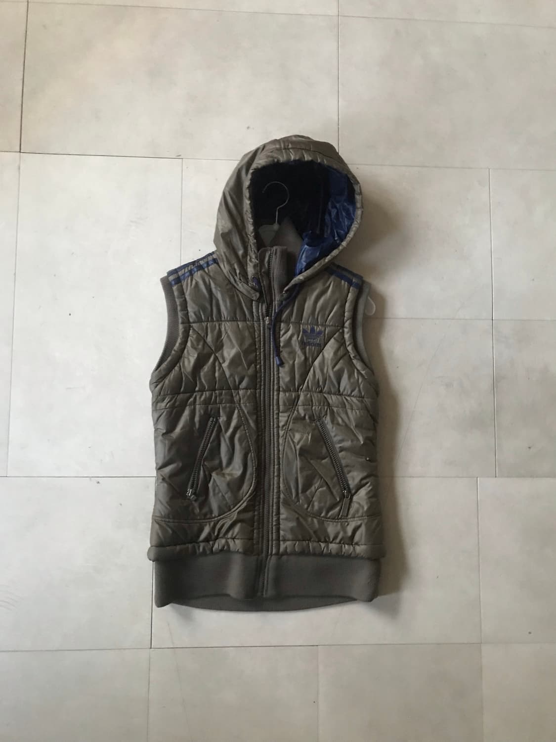 아디다스 카키 패딩조끼 상품이미지6