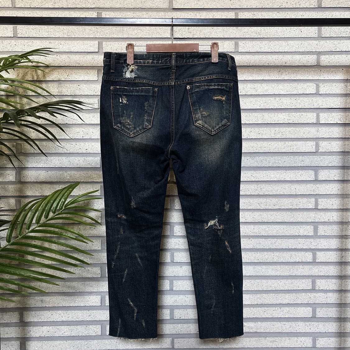 KANTURU JEANS 헤비 디스트로이드 데님 페이드 워싱 디테일 상품이미지3
