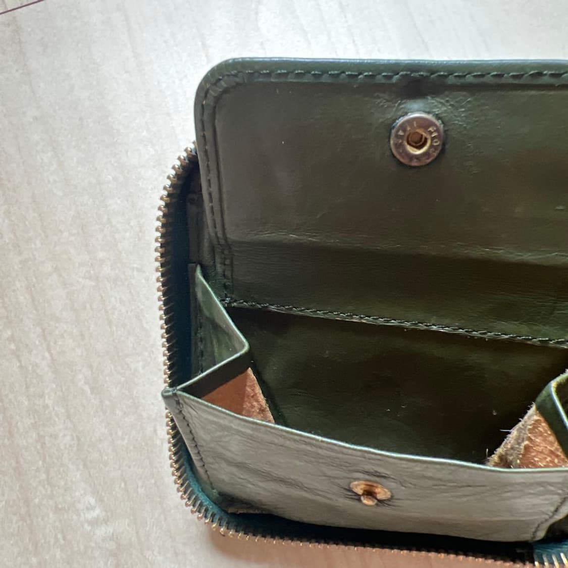 비즈빔 visvim bi-fold 가죽 지갑 상품이미지3