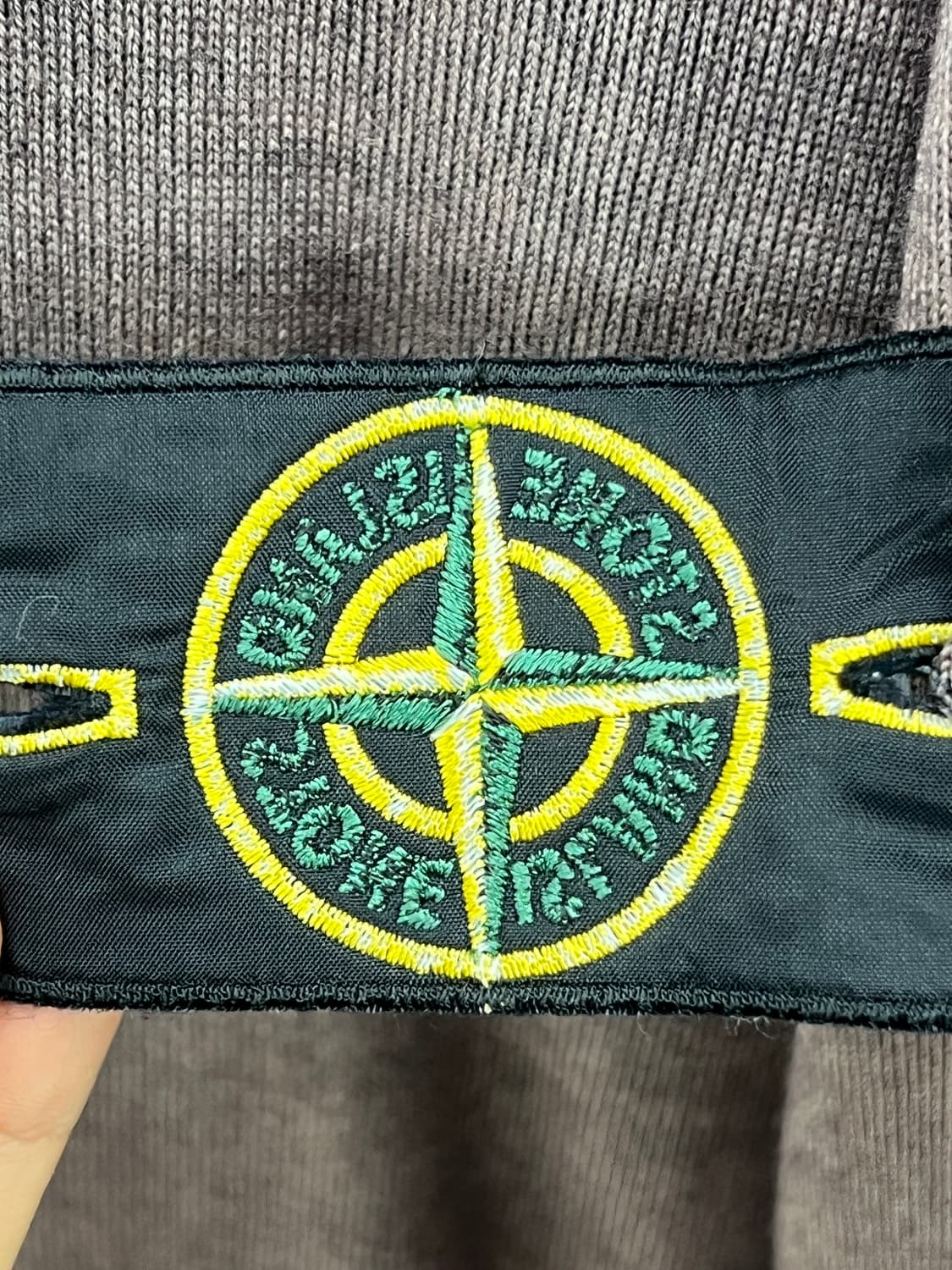 스톤아일랜드 와펜 에어브러쉬 울 니트 상품이미지6