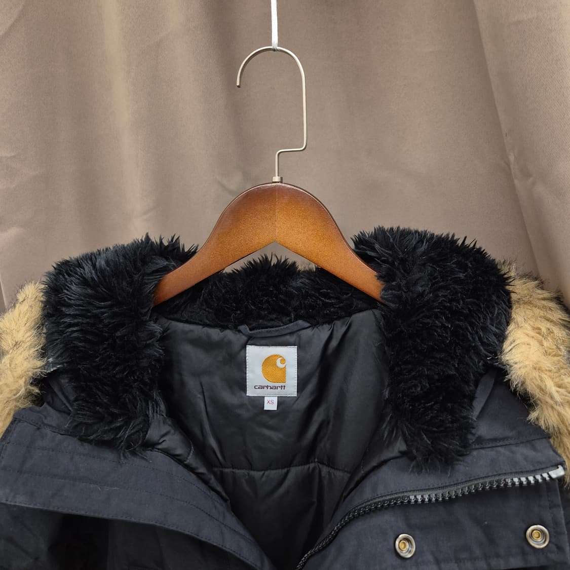 칼하트 트래커 파카 패딩점퍼 자켓 XS 상품이미지3