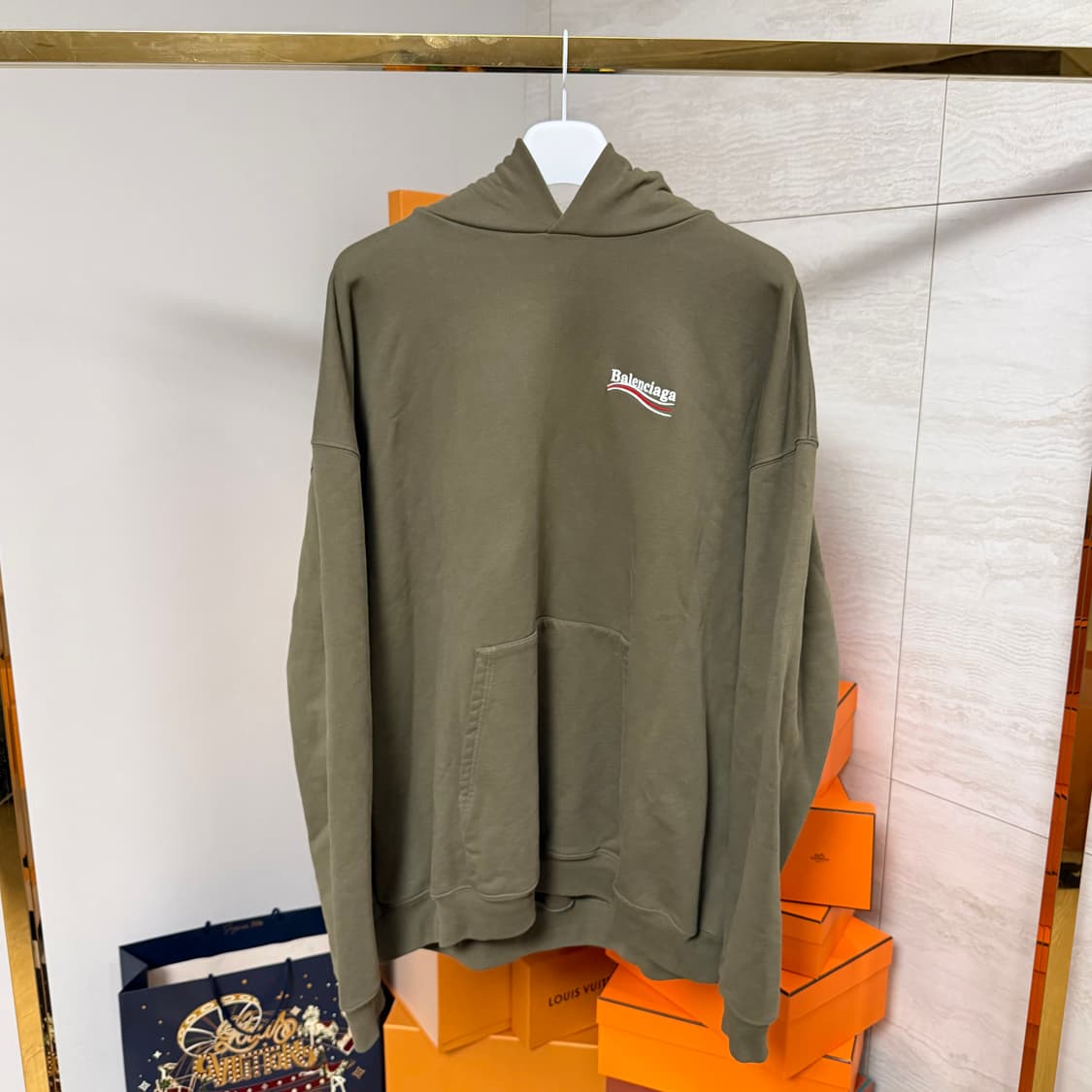 [S사이즈]발렌시아가 웨이브로고 폴리티컬 자수 후드티 상품이미지1