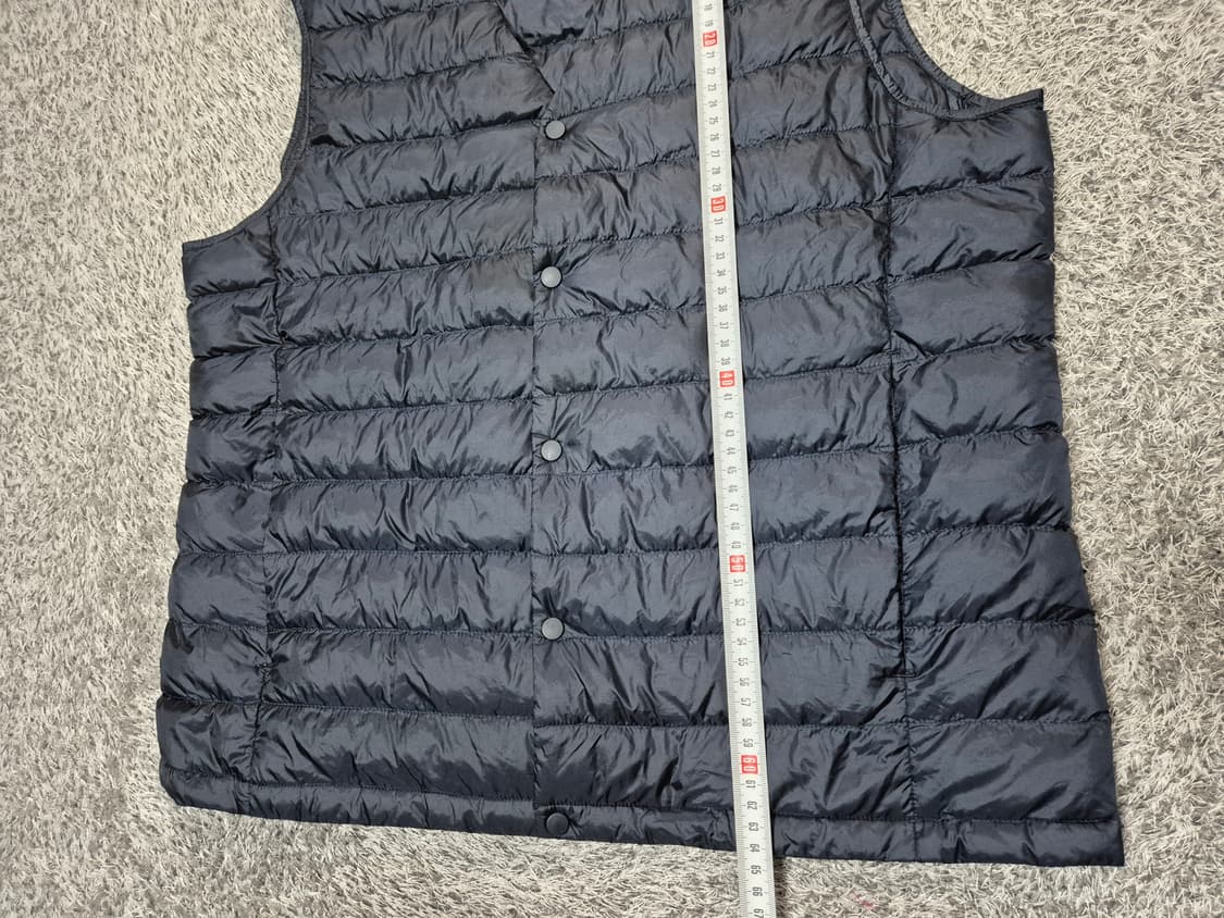 유니클로 남성 경량 패딩 조끼 L 상품이미지8
