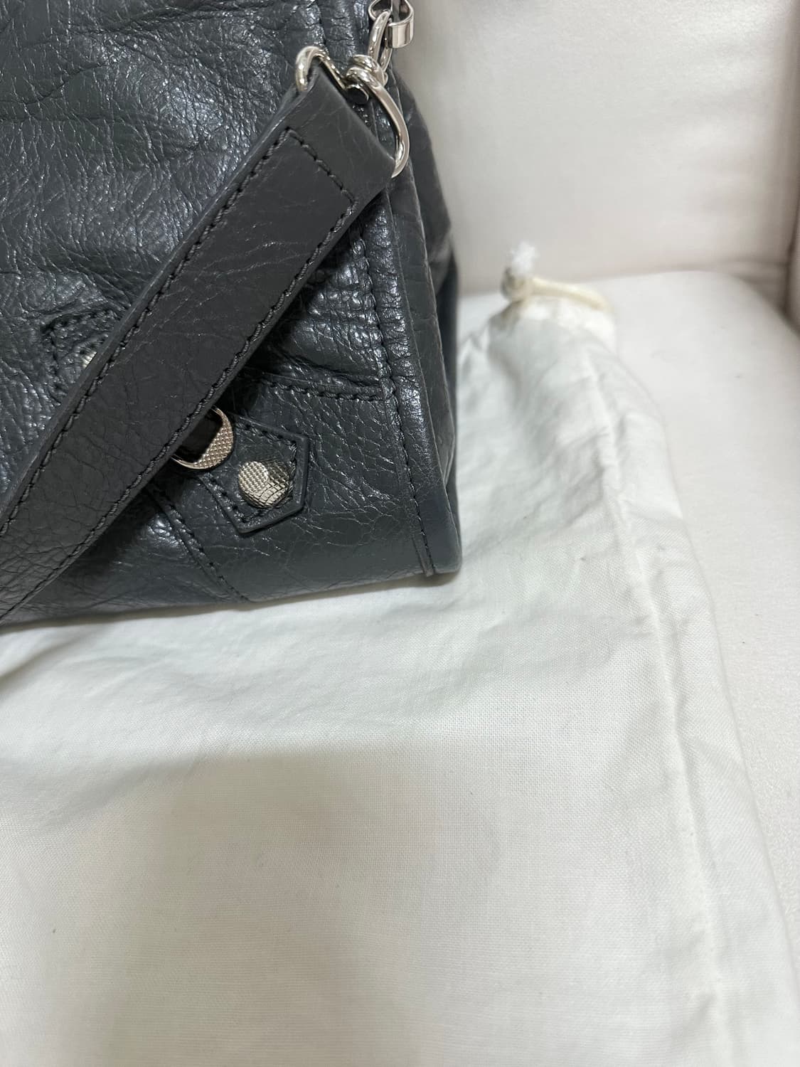[A+ 정품] 발렌시아가 시티 모터백 파트타임 다크그레이 상품이미지5